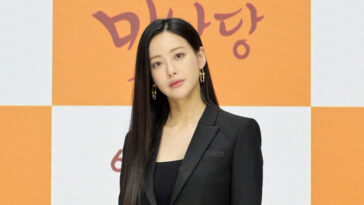 Oh Yeon-Seo's Outfit at ‘Cafe Minamdang’ Press Conference on June 27, 2022