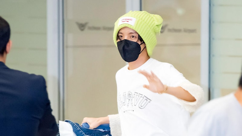 BTS's J-Hope Gains Attention For His Impressive Airport Fashion - Koreaboo