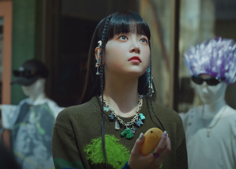 LE SSERAFIM Antifragile MV Kpop Fashion - Eunchae - Look 1
