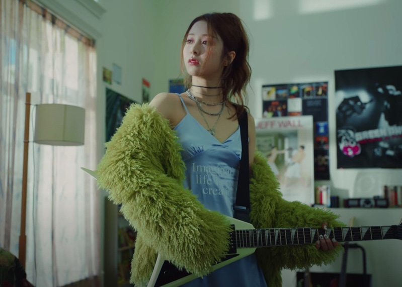 LE SSERAFIM Antifragile MV Kpop Fashion - Yunjin - Look 1