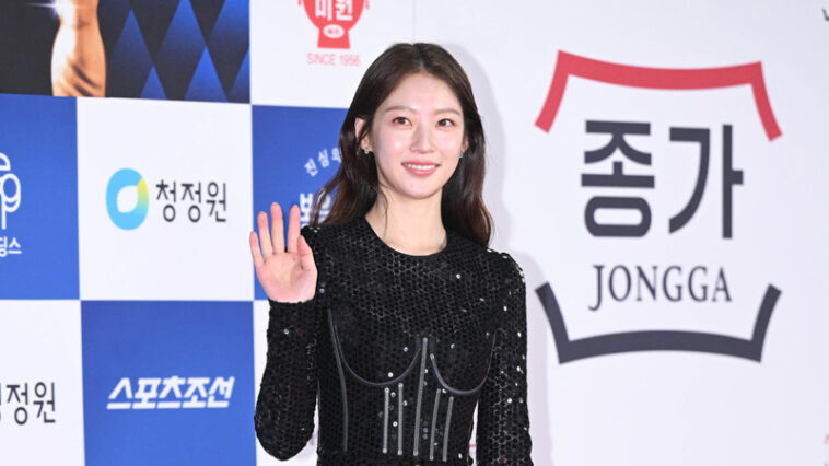 Gong Seung-Yeon's Outfit at 43rd Blue Dragon Film Awards on November 25, 2022