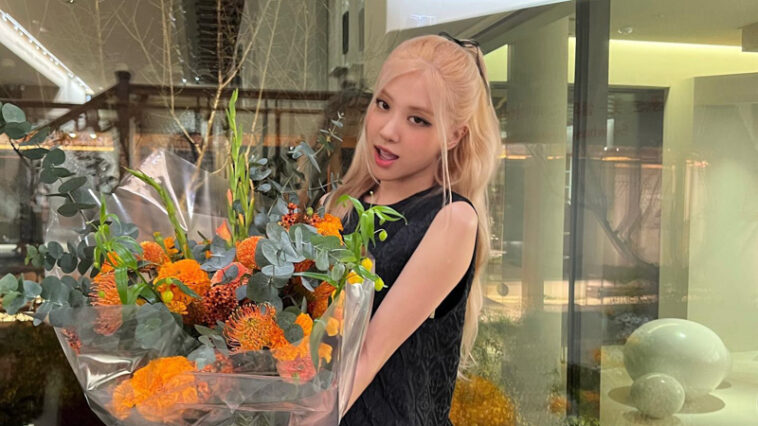 BLACKPINK Rose's Outfit on Instagram on December 1, 2022