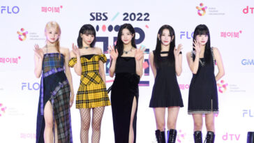 LE SSERAFIM's Outfit at 2022 SBS Gayo Daeyeon on December 24, 2022