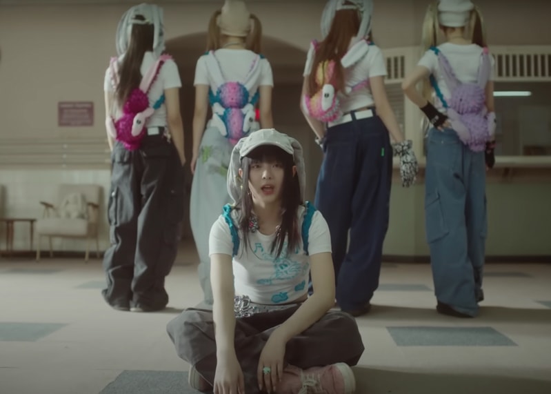 NewJeans OMG MV Kpop Fashion - Hanni - Look 2