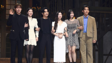 'Shakespeare in Love' Cast's Outfits At The Press Conference On February 7, 2023