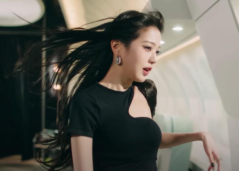 IVE I Am MV Kpop Fashion - Wonyoung - Look 1