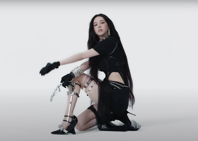 AESPA Whiplash MV Kpop Fashion - Karina - Look 1