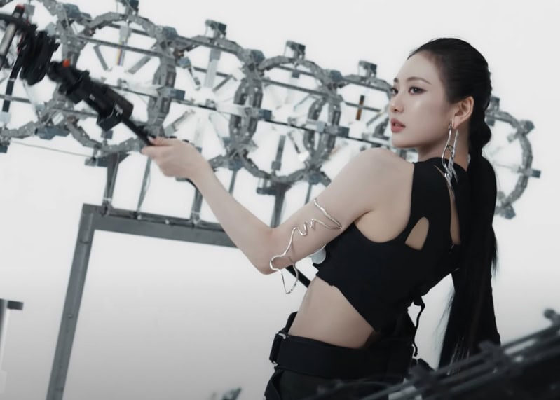 AESPA Whiplash MV Kpop Fashion - Ningning - Look 1