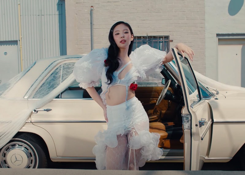 Jennie Mantra MV Kpop Fashion - Look 2