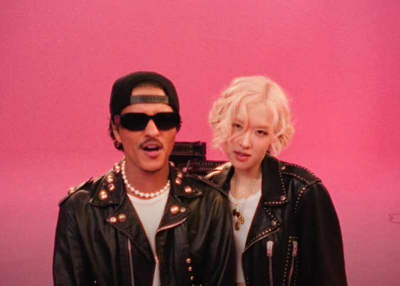 ROSE - APT. MV Kpop Fashion Look