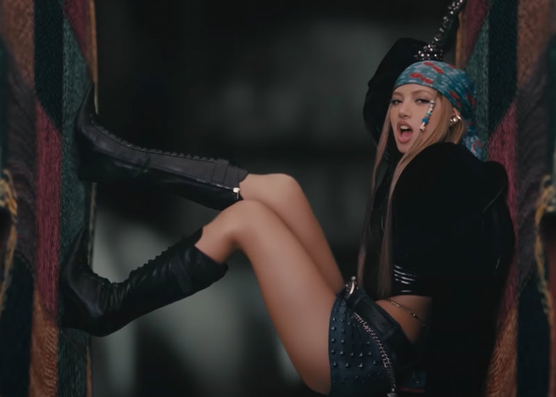 BLACKPINK Jump MV Kpop Fashion - Lisa - Look 1