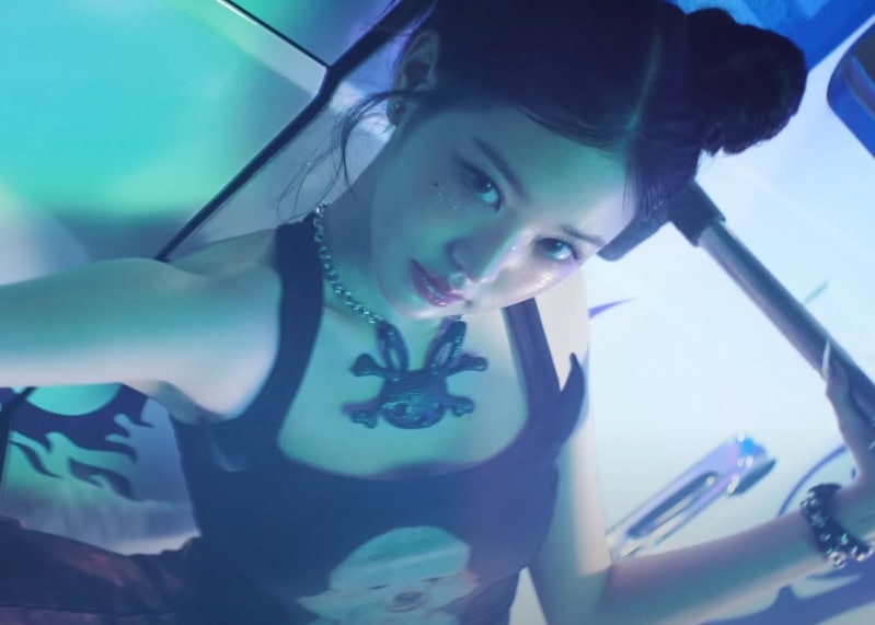 IVE XOXZ MV Kpop Fashion - Wonyoung - Look 1