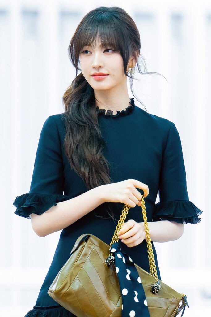 IVE Liz's Outfit at Incheon Airport on October 3, 2025