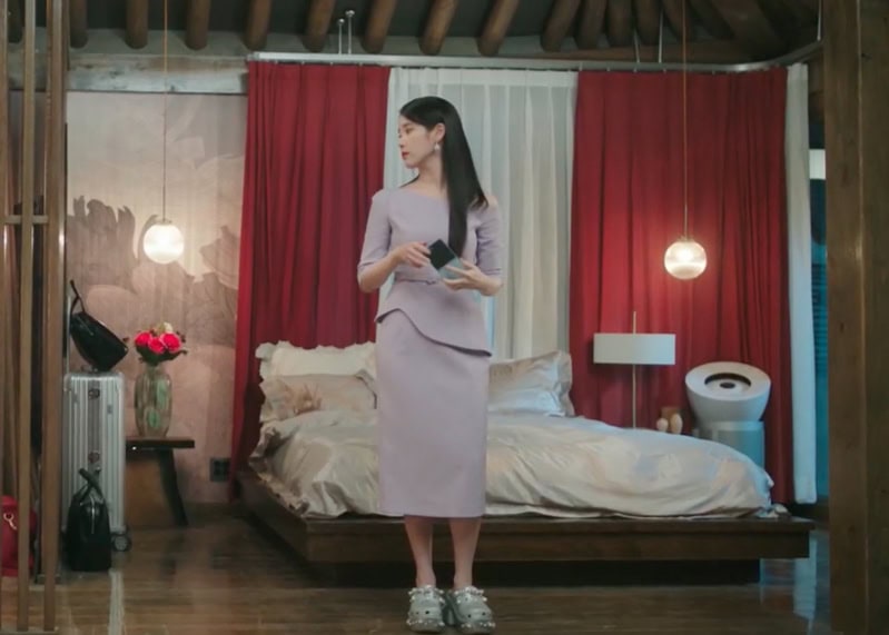 Perfect Crown Kdrama Fashion - IU - Episode 6-1