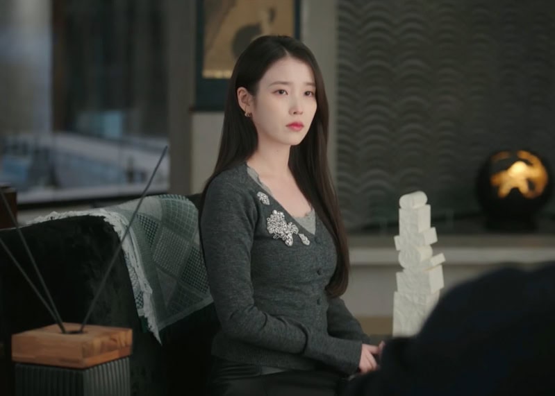 Perfect Crown Kdrama Fashion - IU - Episode 12-9
