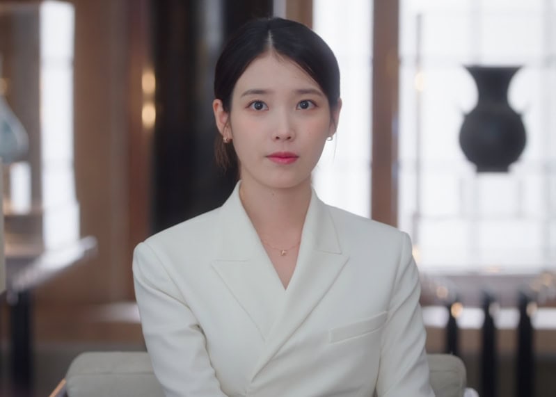 Perfect Crown Kdrama Fashion - IU - Episode 7-1